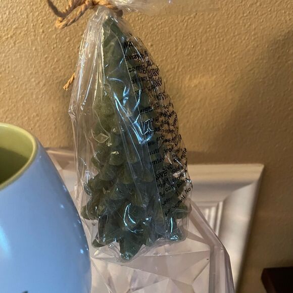 Snoopy Great Pumpkin Coffee Cup with Holiday Candles - Picture 6 of 14